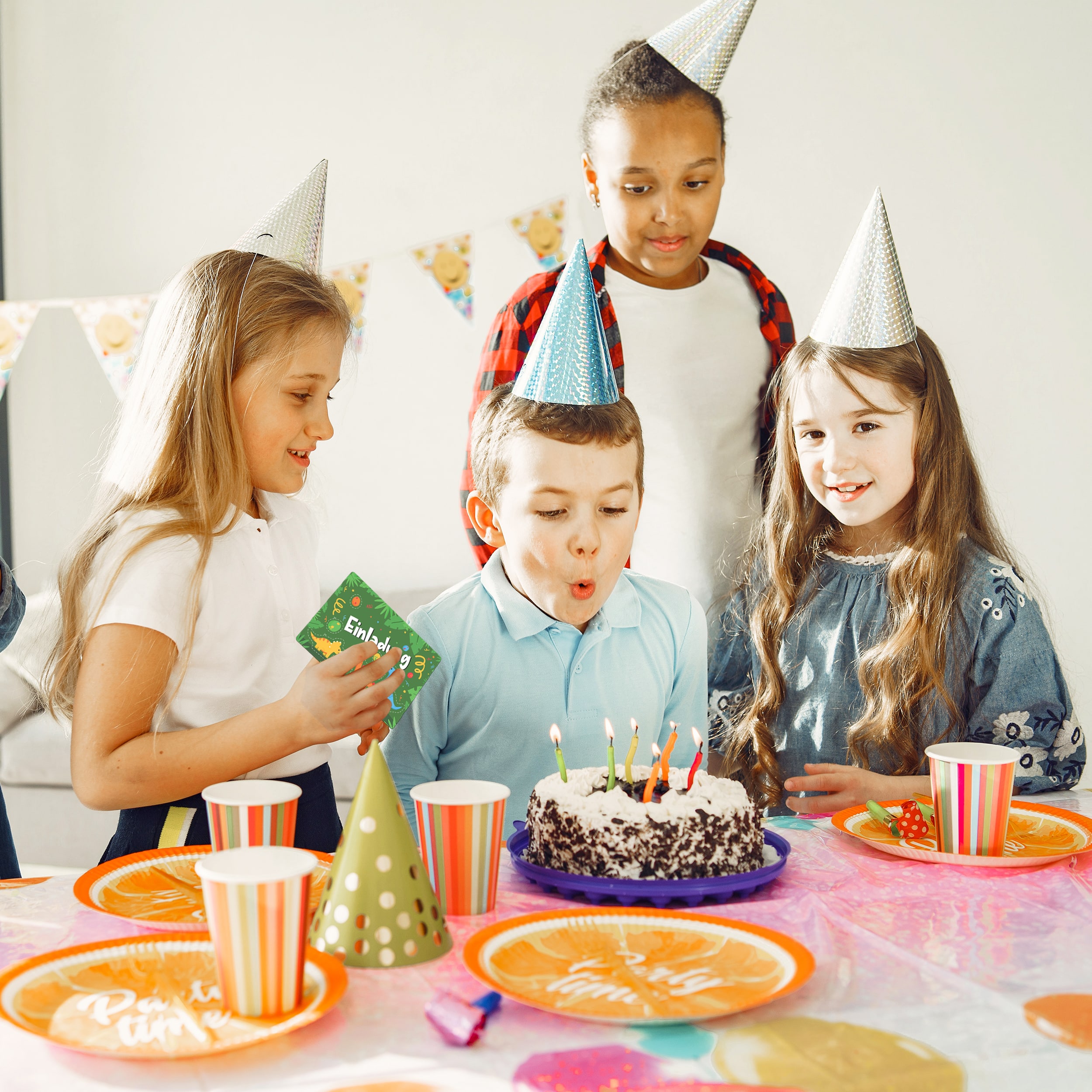 12 Einladungskarten inkl. Umschläge "Dino Party" 12 Einladungskarten inkl. Umschläge "Dino Party"